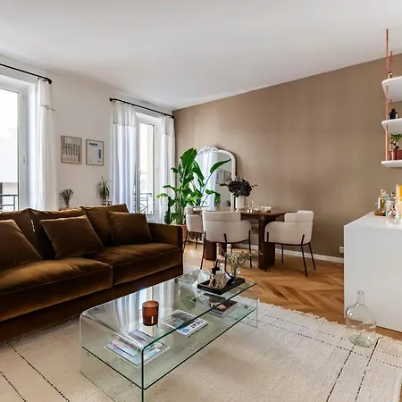 Apartman Veeve - Divine Medley